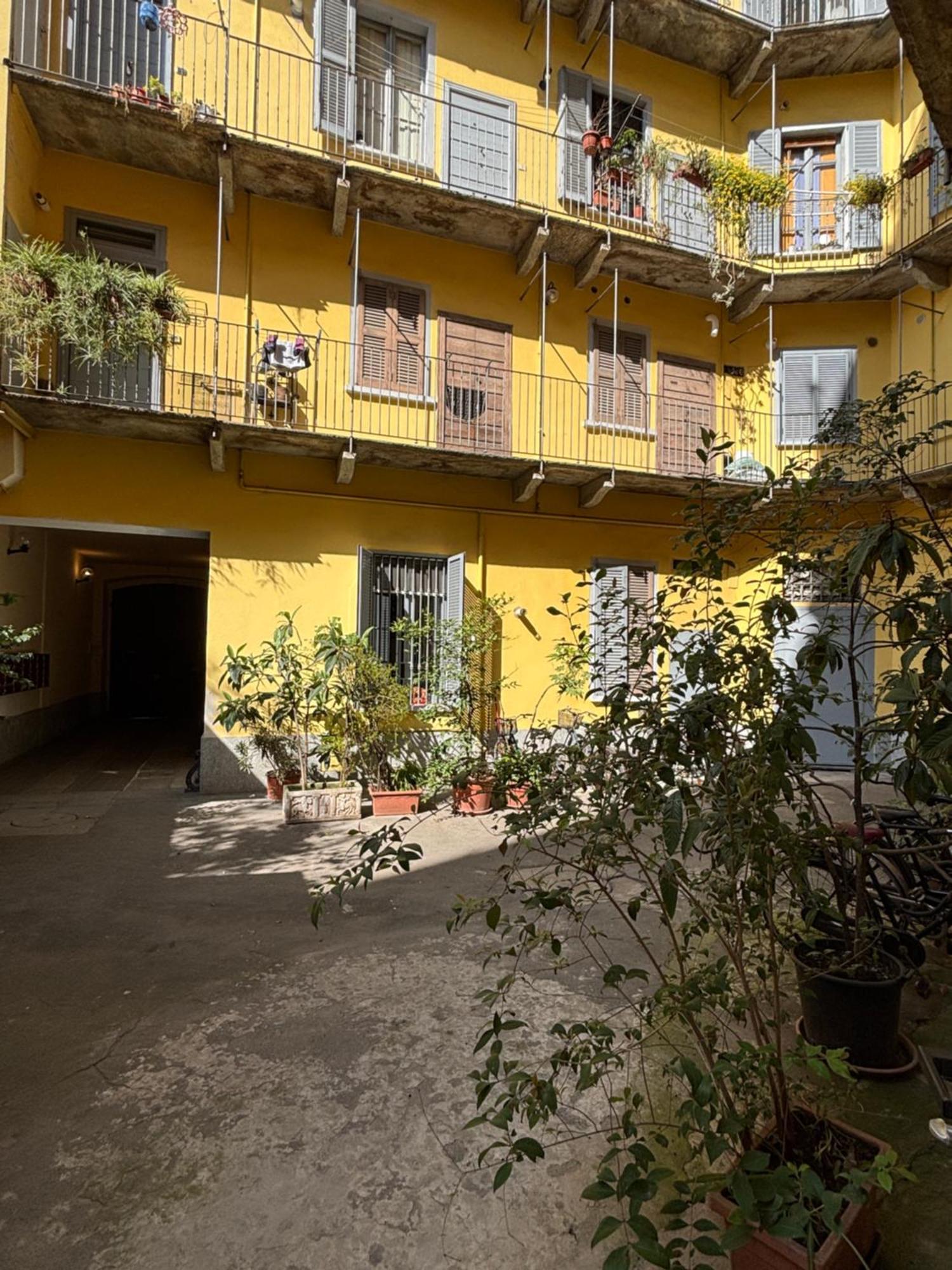 La Vecchia Milano-Les Nubles Vannucci - Il Ballatoio E Il Cortile Exterior photo